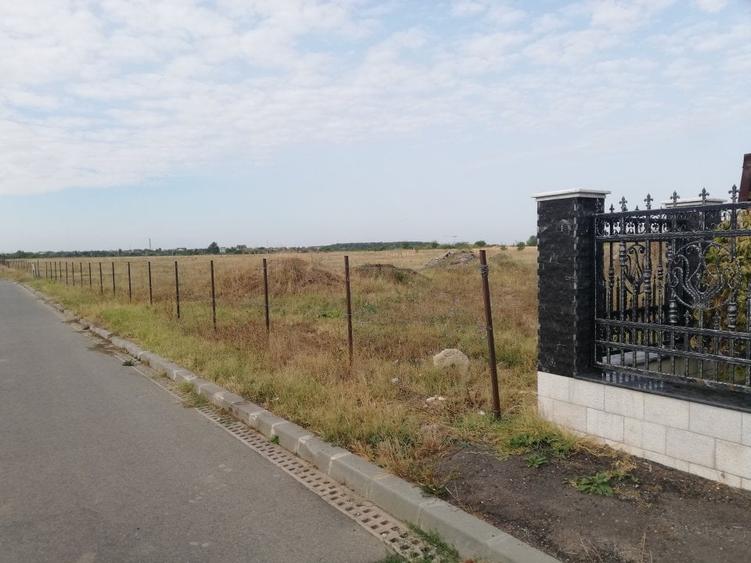 Lacul Morii , unic proprietar , intravilan , deschidere generoasa , utilitati . - 1