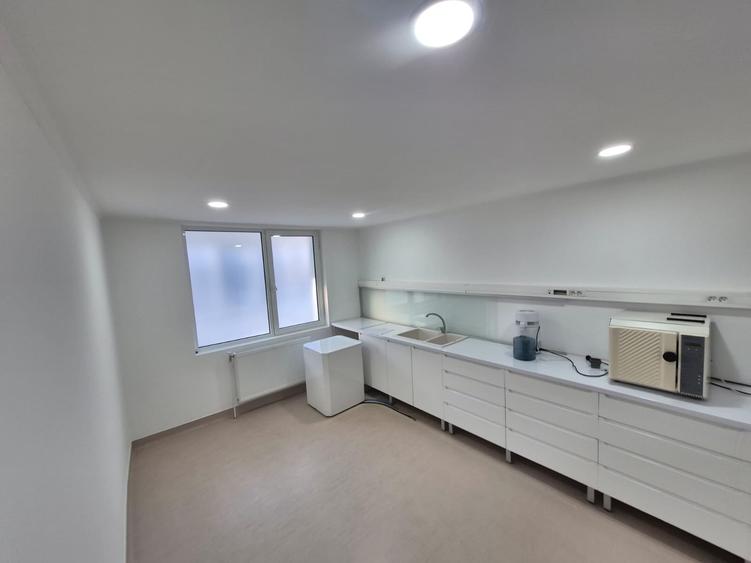 Spațiu comercial de vânzare – 90 mp – zonă  Strada Petru Rareș - 2