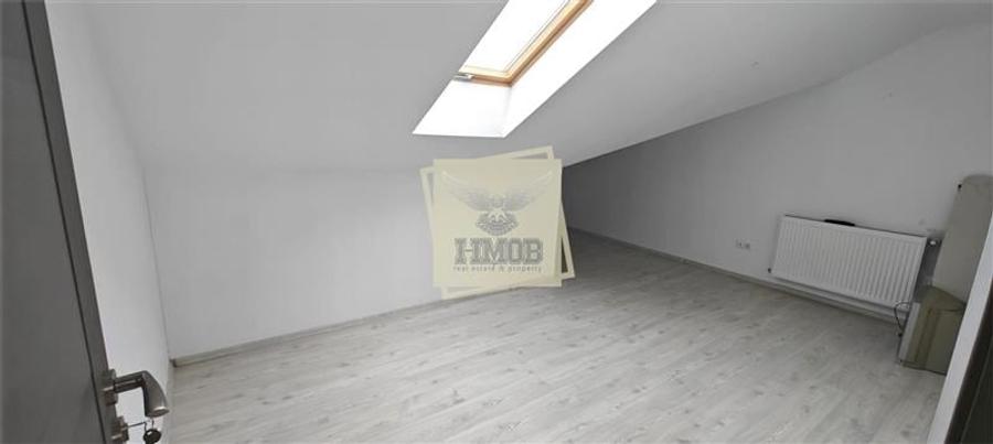 Apartament la mansarda 3 camere  zona Calea Cisnadiei - 6