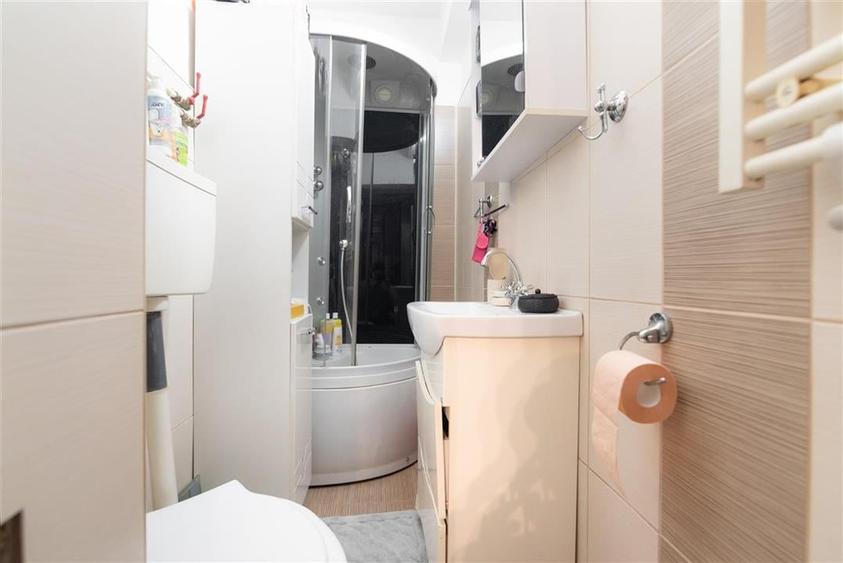 RECO Casa cu 3 Camere la Curte Comuna, Central, Oradea - 13