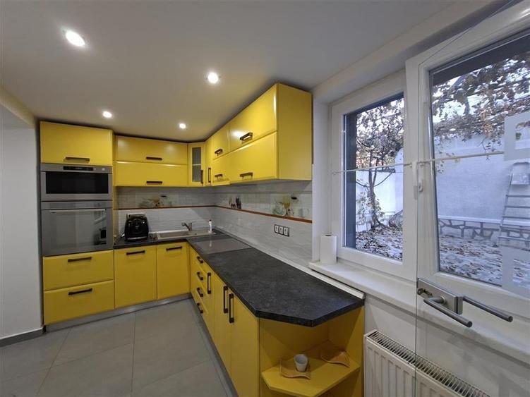 Casa Individuala 6 camere garaj 650 mp Teren zona Piata Cluj - 4