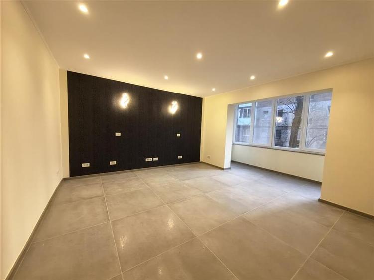 Apartament cu 3 camere Superb in Complex - 6