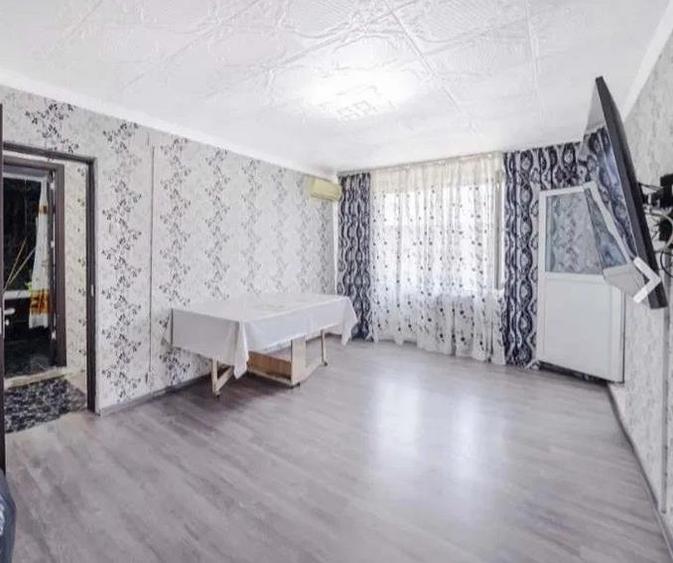 Vanzare apartament 4 camere Tei - 2