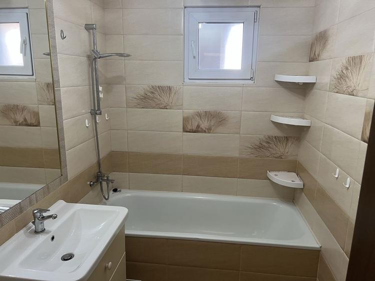 Inchiriez apartament cu 4 camere - 4