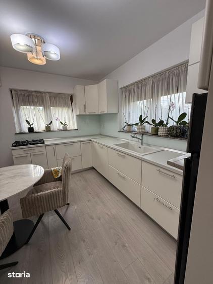 Casă cu 5 camere cu Teren 400 Mp în Goranu