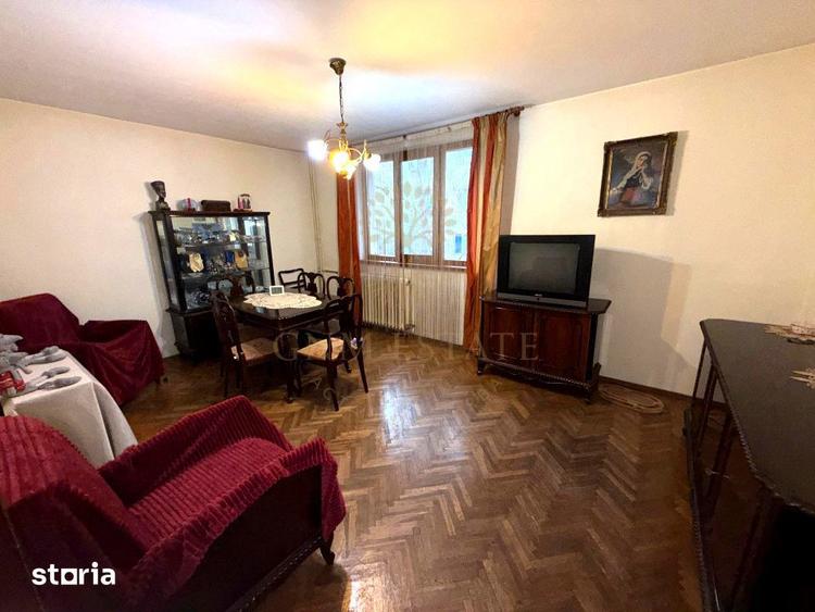 Apartament cu 4 camere decomandat în Drumul Taberei