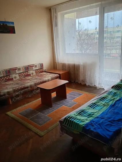 Ap decent 1 cam ultracentral la Podgoria pe Bulevard total mobilat si utilat etaj 1 - 2