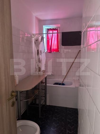 Apartament cu 2 camere semidecomandat, mobilat în Central