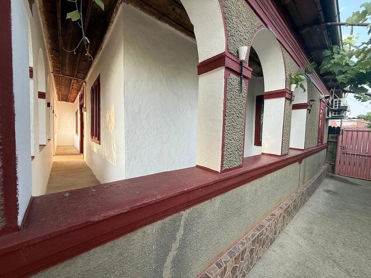 Casă cu 4 camere cu Teren 1700 Mp în Bărăganul