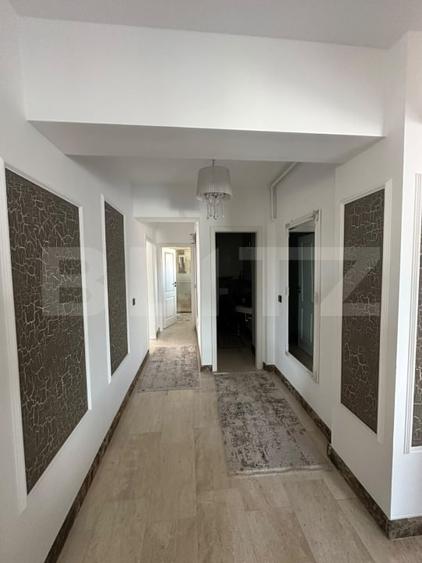 Apartament cu 4 camere decomandat, mobilat în Sud