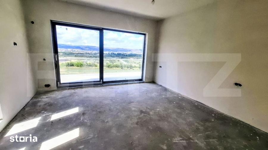 Casă cu 6 camere cu Teren 479 Mp în Sopor
