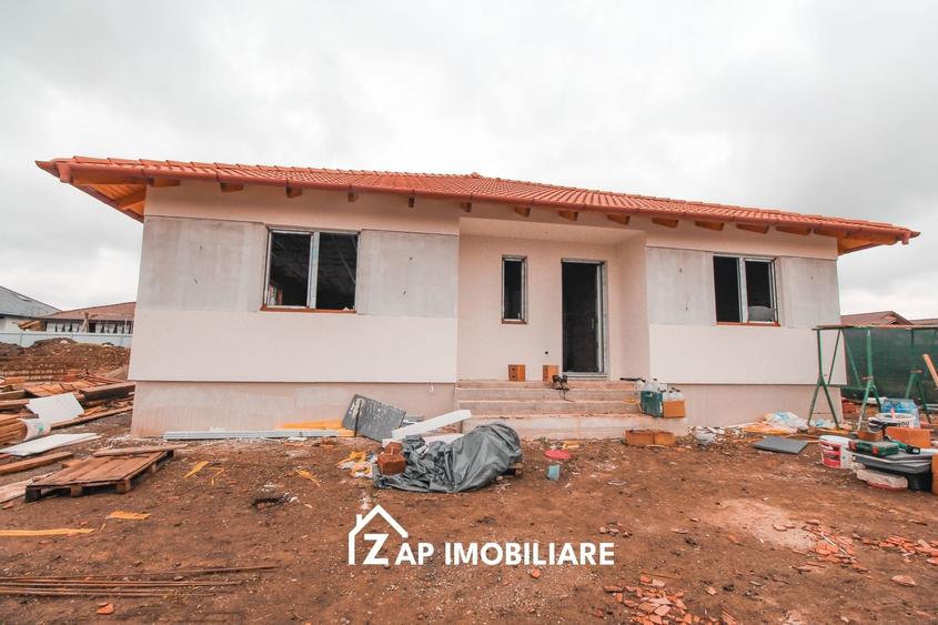 Casă individuală cu 4 camere cu Canalizare în Nazna
