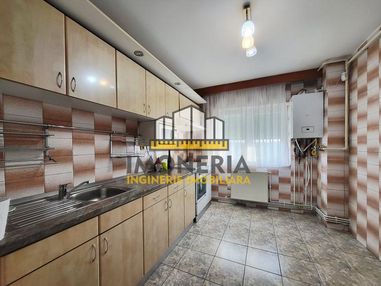 Apartament cu 3 camere semidecomandat, mobilat în Colentina