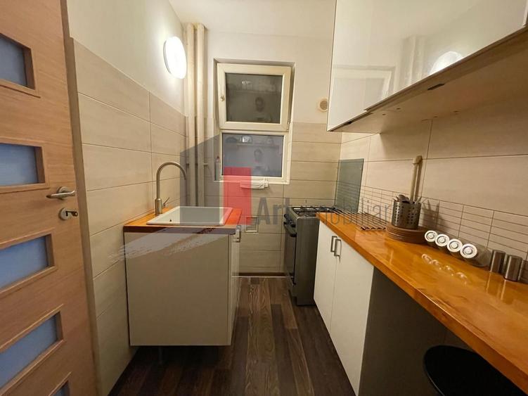 Apartament cu 2 camere decomandat, mobilat în Sala Palatului