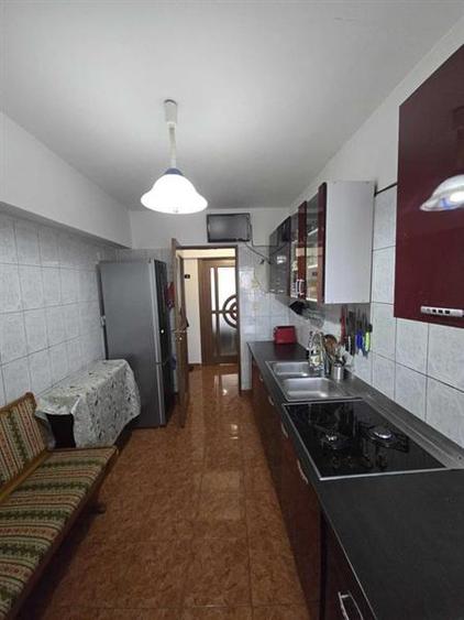 Apartament cu 3 camere decomandat, mobilat în Astra