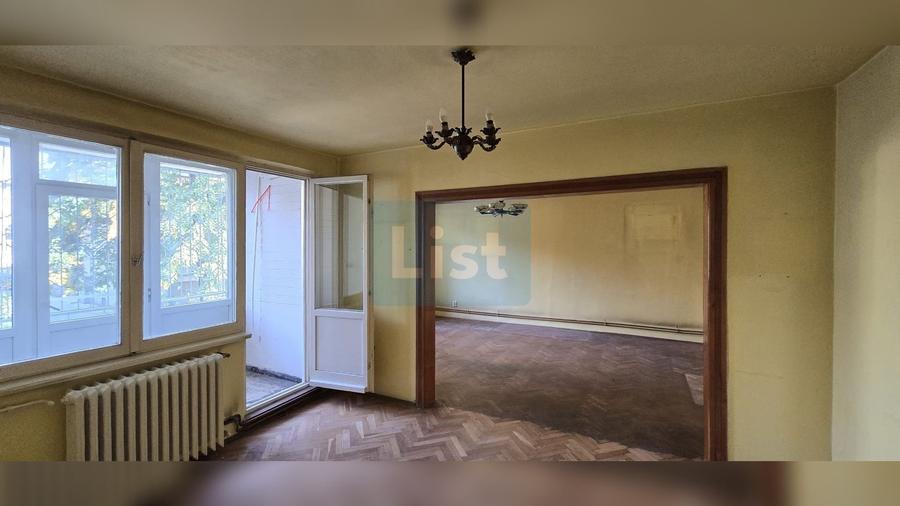 Apartament cu 4 camere decomandat în Punctele Cardinale