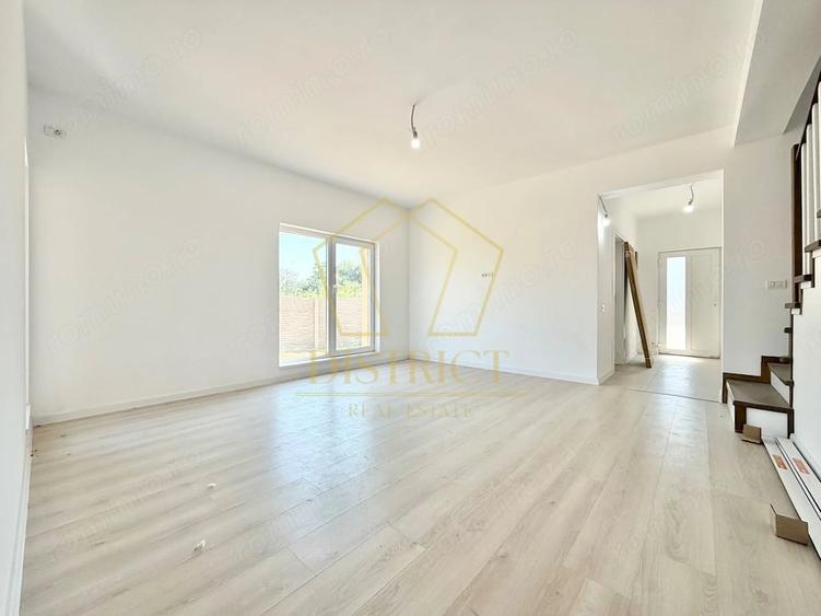 Casă cu 5 camere cu Teren 470 Mp în Ghiroda