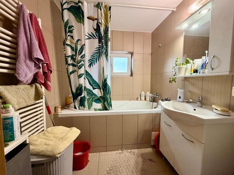 Apartament cu 2 camere semidecomandat, mobilat în Mărăști