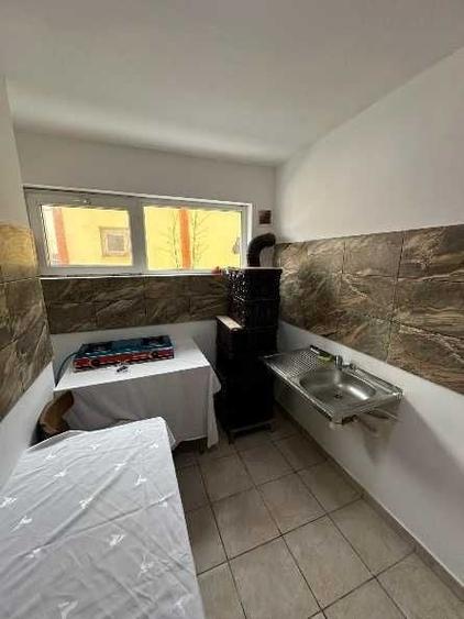 Spațiu comercial, de 1,800 mp, în Astra