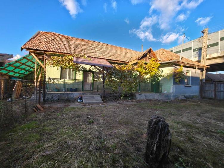 Casă cu 3 camere în Dumbrăvioara