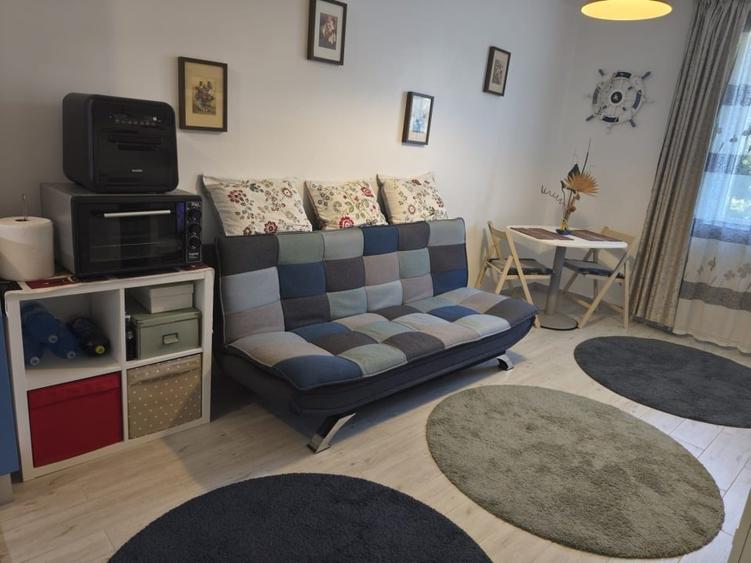 Apartament cu 2 camere semidecomandat, mobilat în Central
