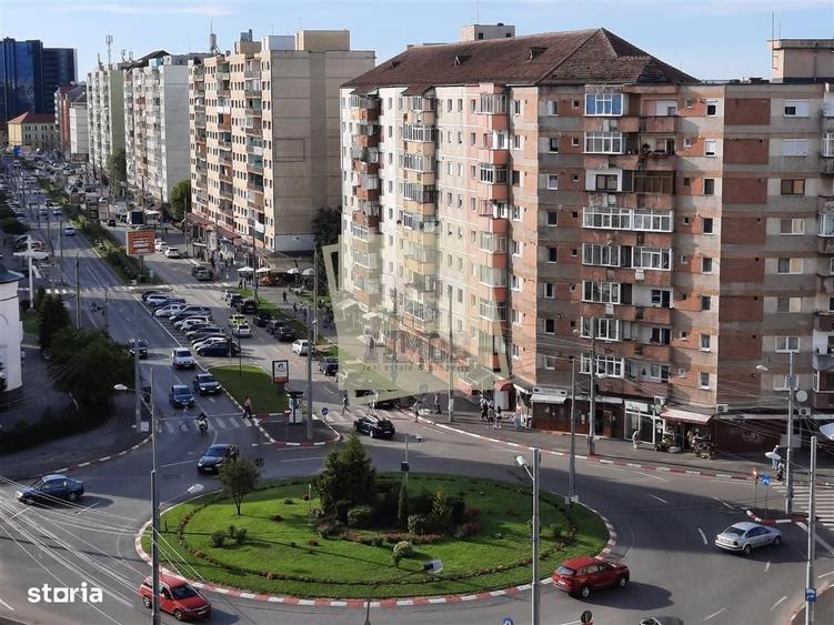 Apartament cu 4 camere, mobilat în Central