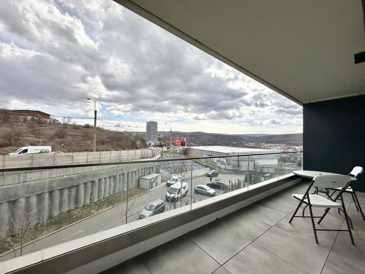 Apartament cu 2 camere semidecomandat, mobilat în Zorilor
