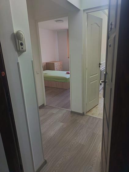 Garsonieră decomandată în Gorjului