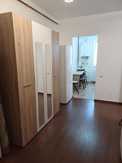 Apartament cu 2 camere semidecomandat în Florești