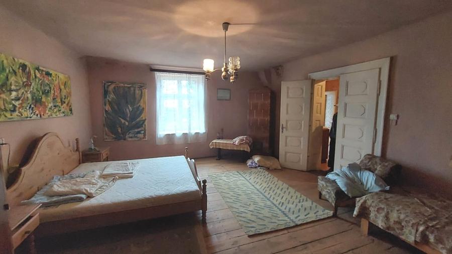 Casă cu 5 camere cu Teren 1425 Mp în Cisnădie
