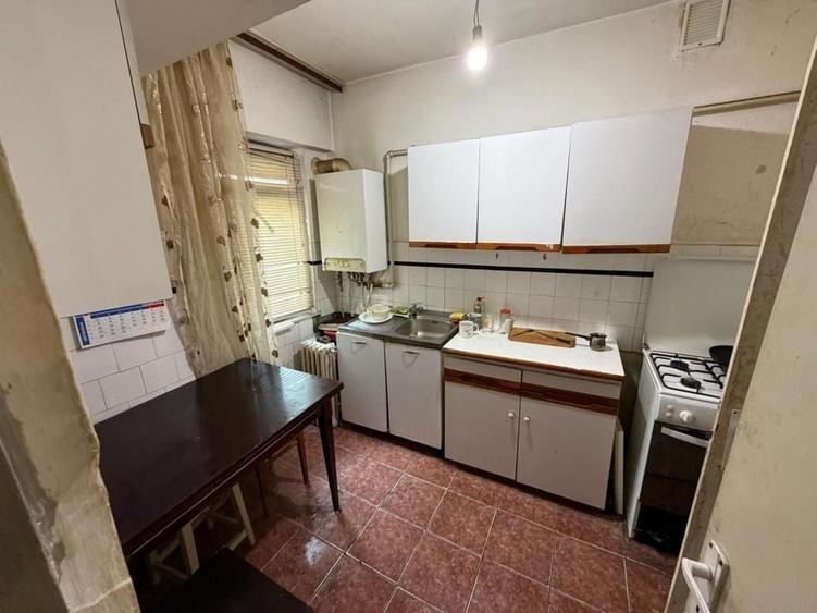 Apartament cu 3 camere, mobilat în Central