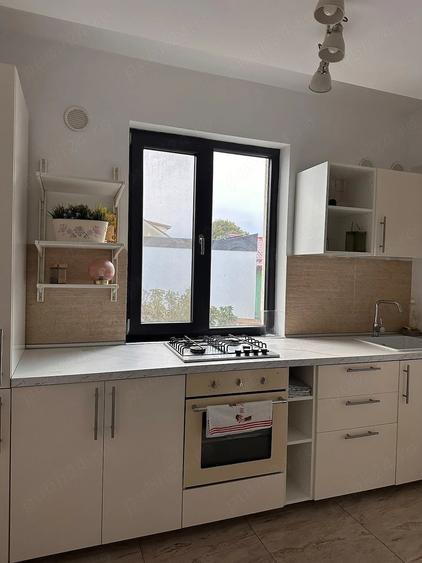 Apartament cu 2 camere semidecomandat în Gorjului