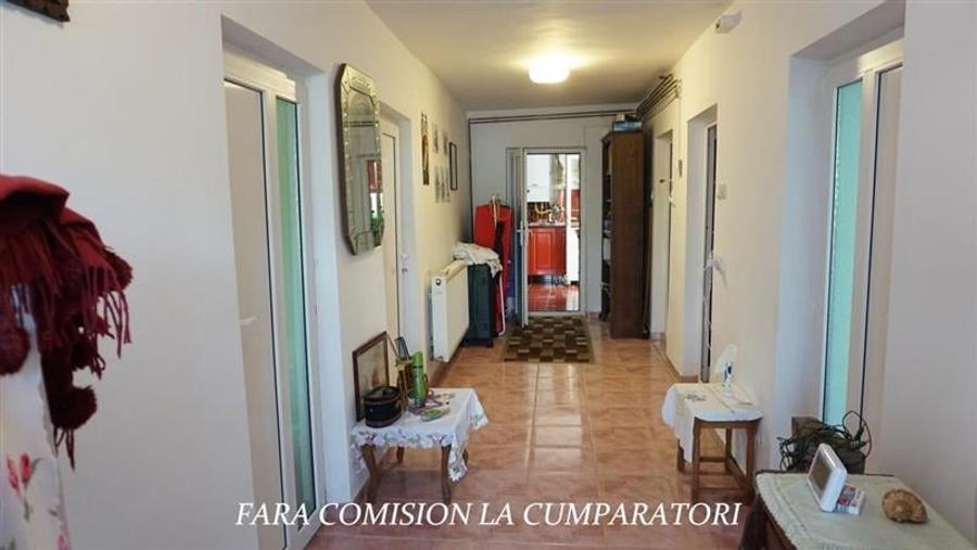 Apartament cu 3 camere decomandat în Sud