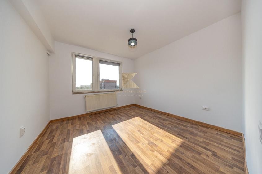 Apartament cu 3 camere semidecomandat în Gării