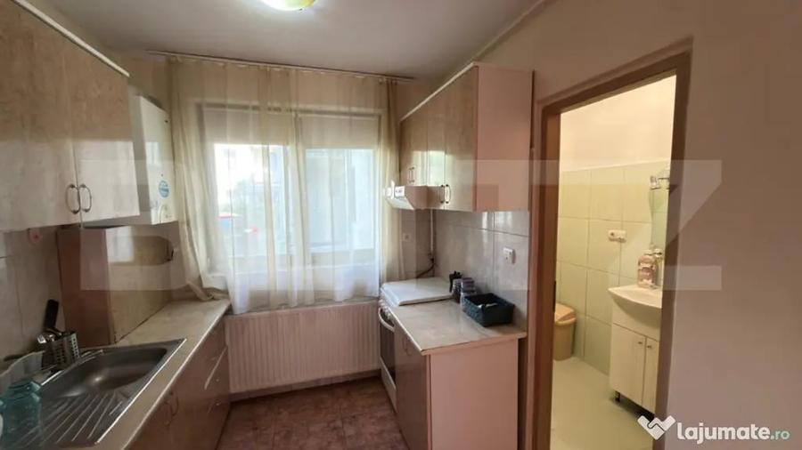 Apartament cu 3 camere decomandat în Careiului