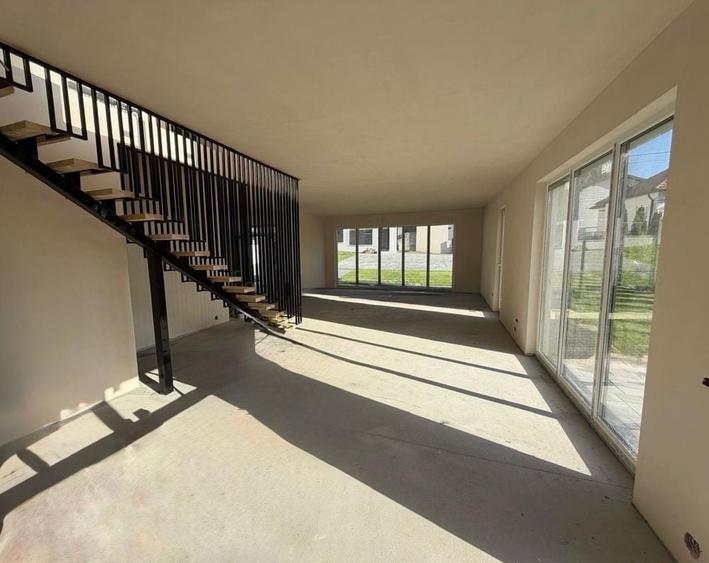 Casă cu 4 camere cu Teren 800 Mp în Feleacu