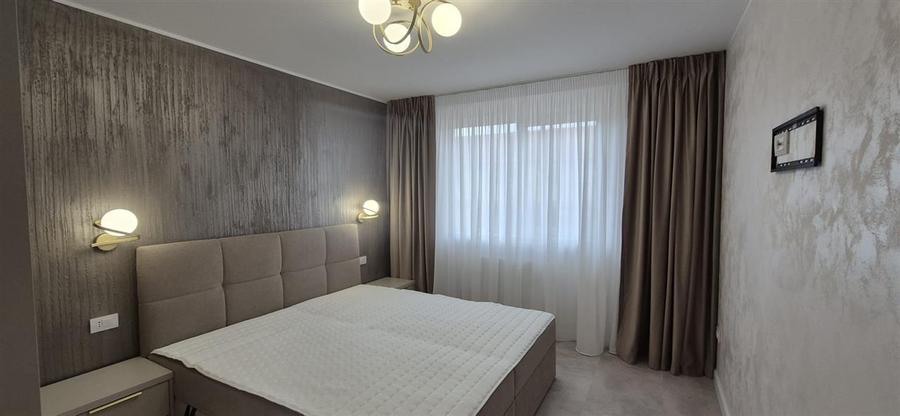 Apartament cu 3 camere semidecomandat, mobilat în Hipodrom 4