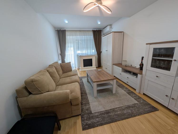 Apartament cu 2 camere semidecomandat în Victoriei