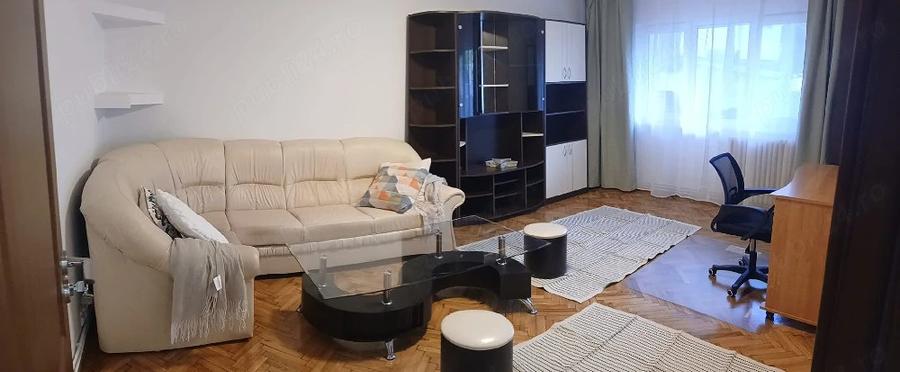 Apartament cu 3 camere decomandat în Zorilor