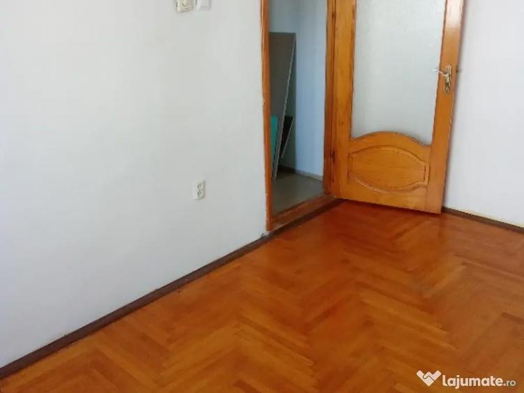 De inchiriat apartament 3 camere NEMOBILAT Obor-Liceul Cerna - 4