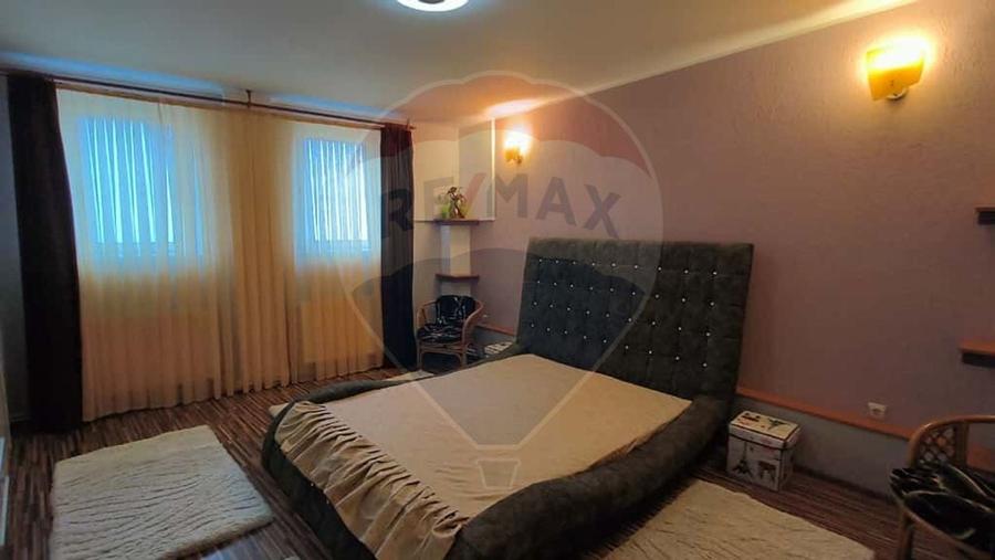 Casa cu piscina de vanzare in zona Piata Centrala Galati - 17