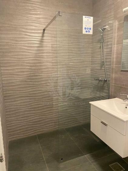 //2 CAMERE//CENTRAL// - 4