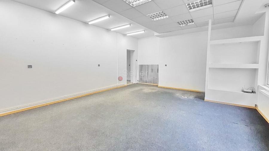 Spatiu comercial cu vizbilitate mare - 3