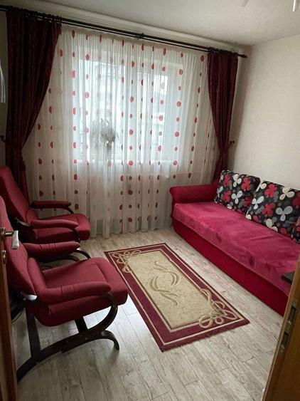 Apartament 3 camere Trivale , Decomandat, Etaj 1/4 - 2