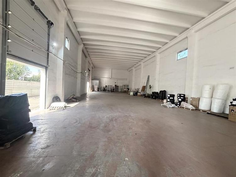 Hala  700 mp - teren 3998 mp - Nufarul - 3