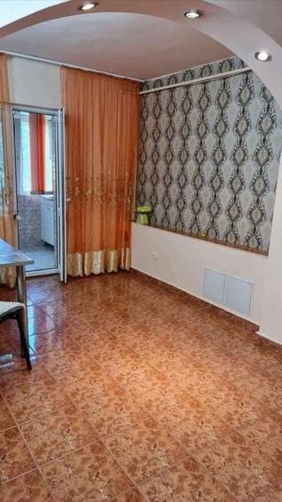 Apartament cu 2 camere decomandat în Apărătorii Patriei
