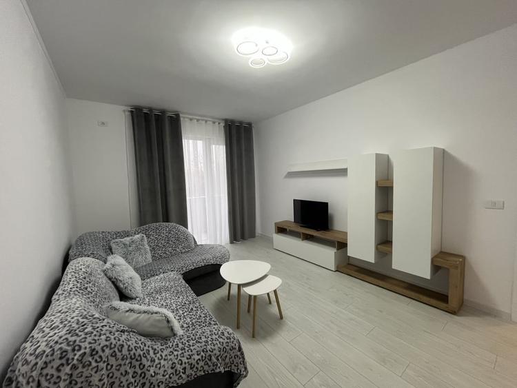 DECOMANDAT, BUCATARIE INCHISA, PRIMA INCHIRIERE - 1