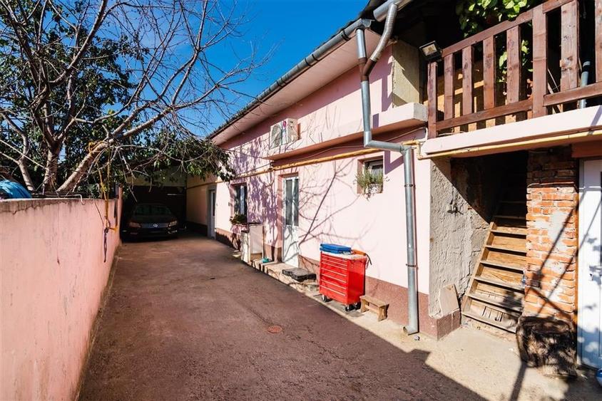 RECO Casa de vanzare cu mansarda la 2 minute de Lotus - 13