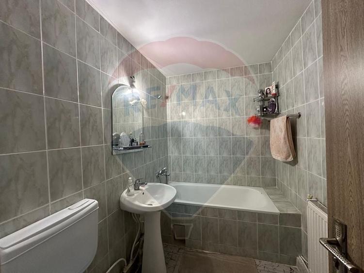 Apartament cu 3 camere de v&acirc;nzare &icirc;n zona Nord - 3