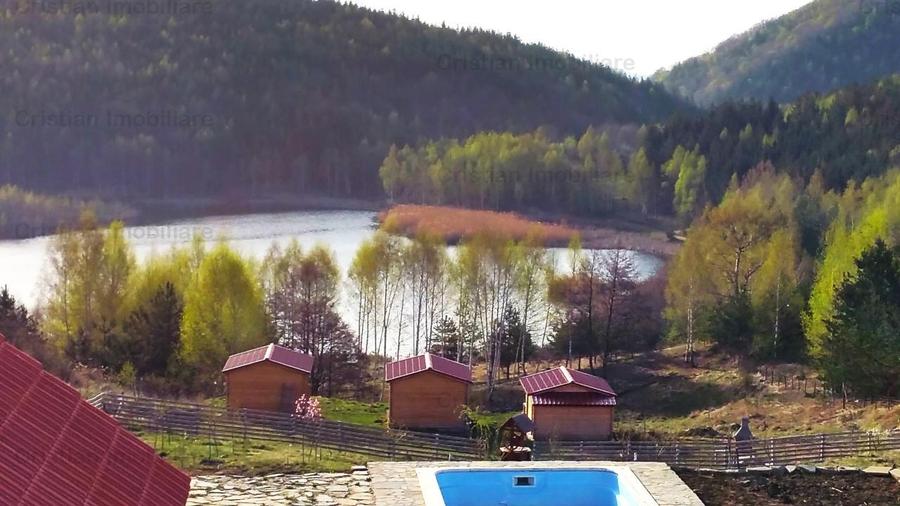 RATE Pensiune Superba*** 12 cam malul Lac Mocearu piscina - 1
